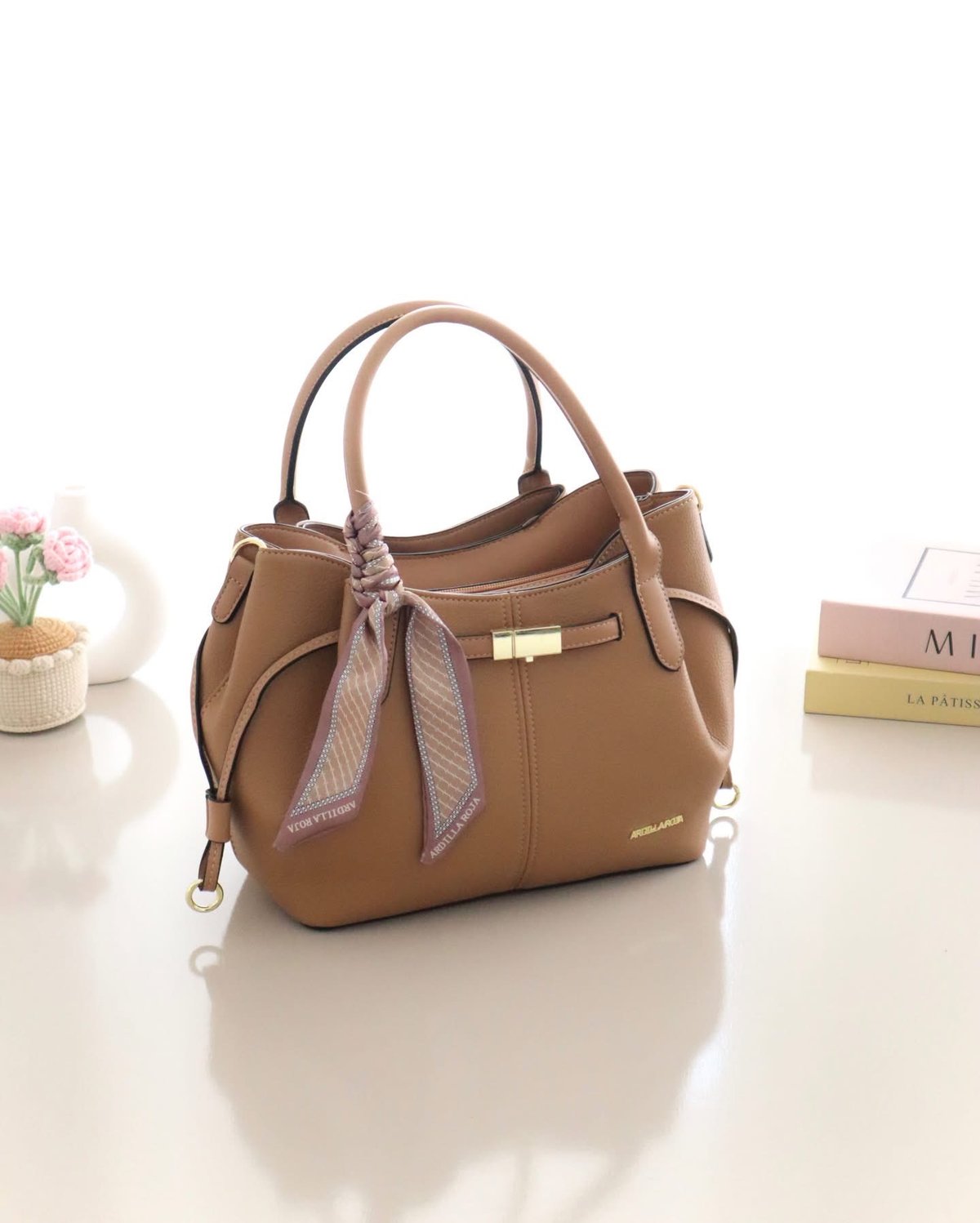 Hermosa cartera muy femenina 💅🏻y funcional 😍 - 3