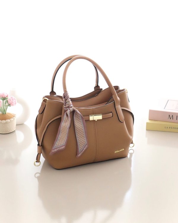 Hermosa cartera muy femenina 💅🏻y funcional 😍