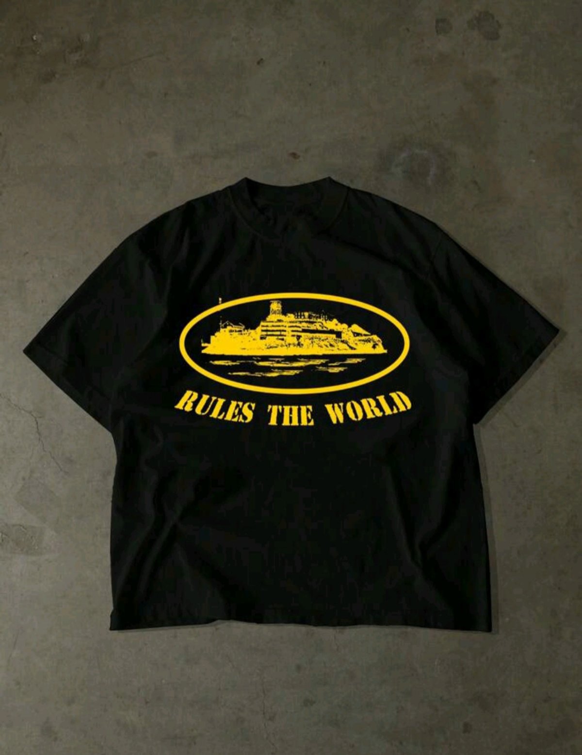 & classy CORTEIZ Remera