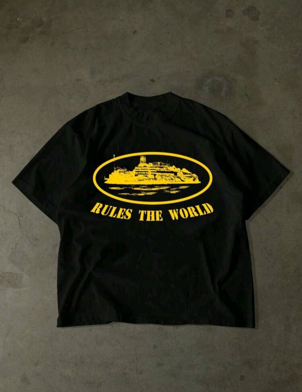 & classy CORTEIZ Remera