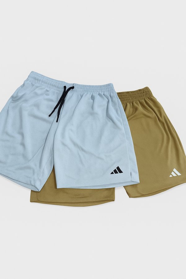 Short deportivo Adidas.