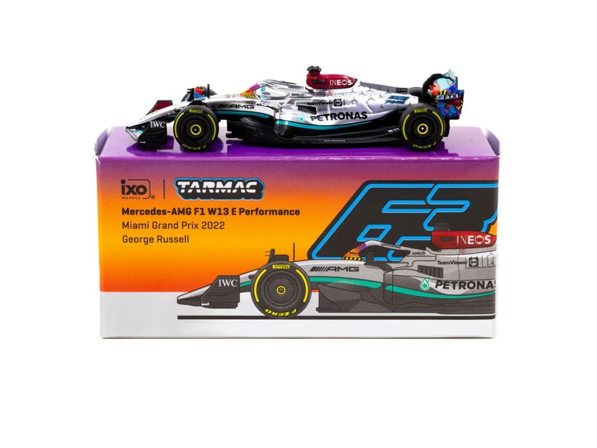 Mercedes-AMG F1 W13 Escala 1/64