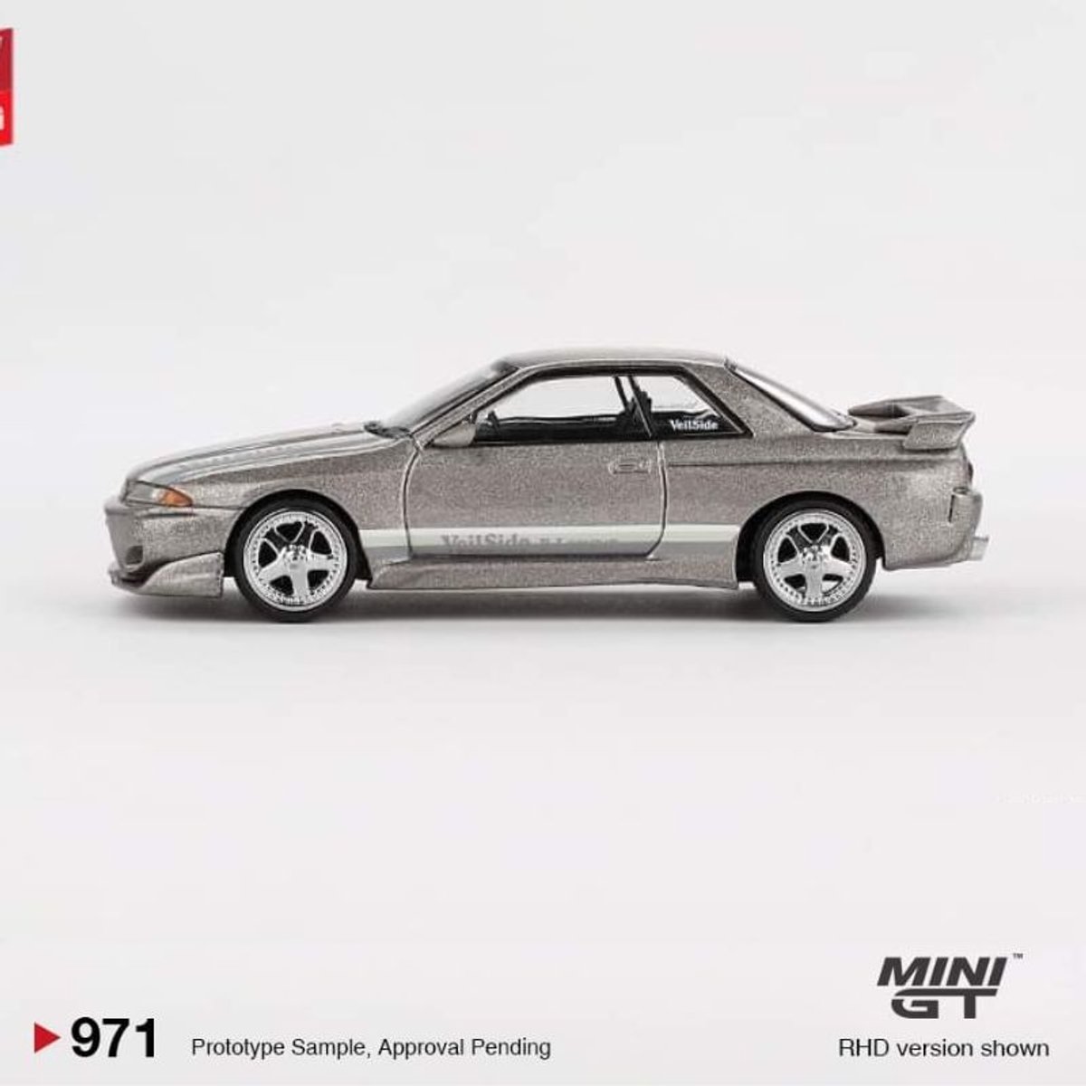 Mini GT Nissan GT-R (R32) Veilside Combat Grey #971 1/64 - 3