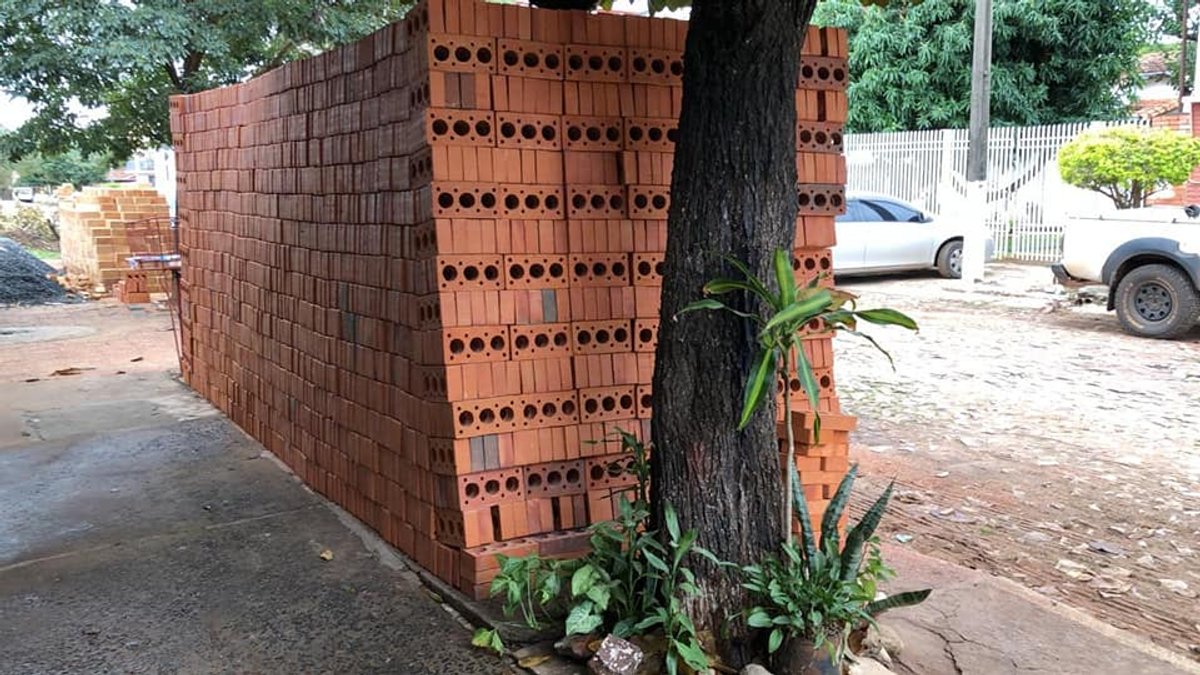 LADRILLO PRENSADO DE 3 AGUJEROS 