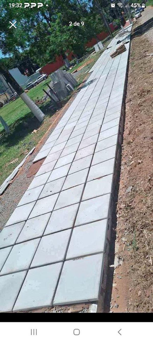 m2 de PISO BALDOZON GRIS 40x40 cm