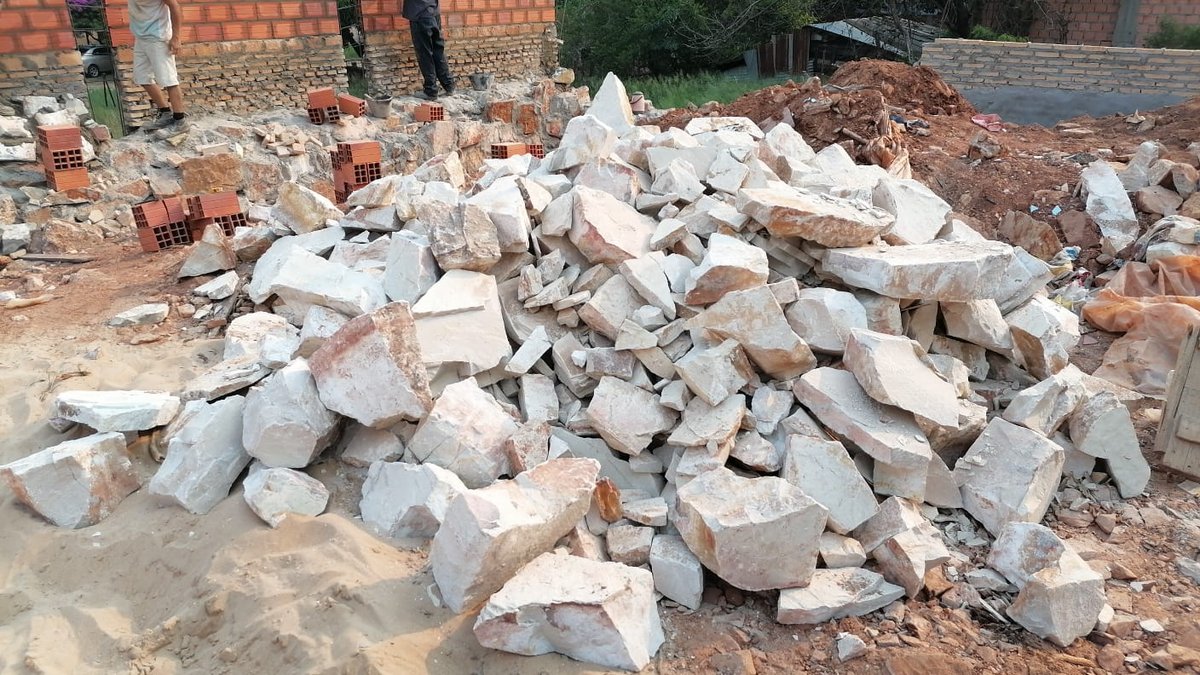 PIEDRA BRUTA P/ CIMIENTOS (emboscada)