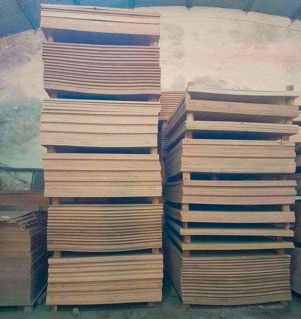 Plancha de Madera TERCIADA 1,60 X 2,20 MTS