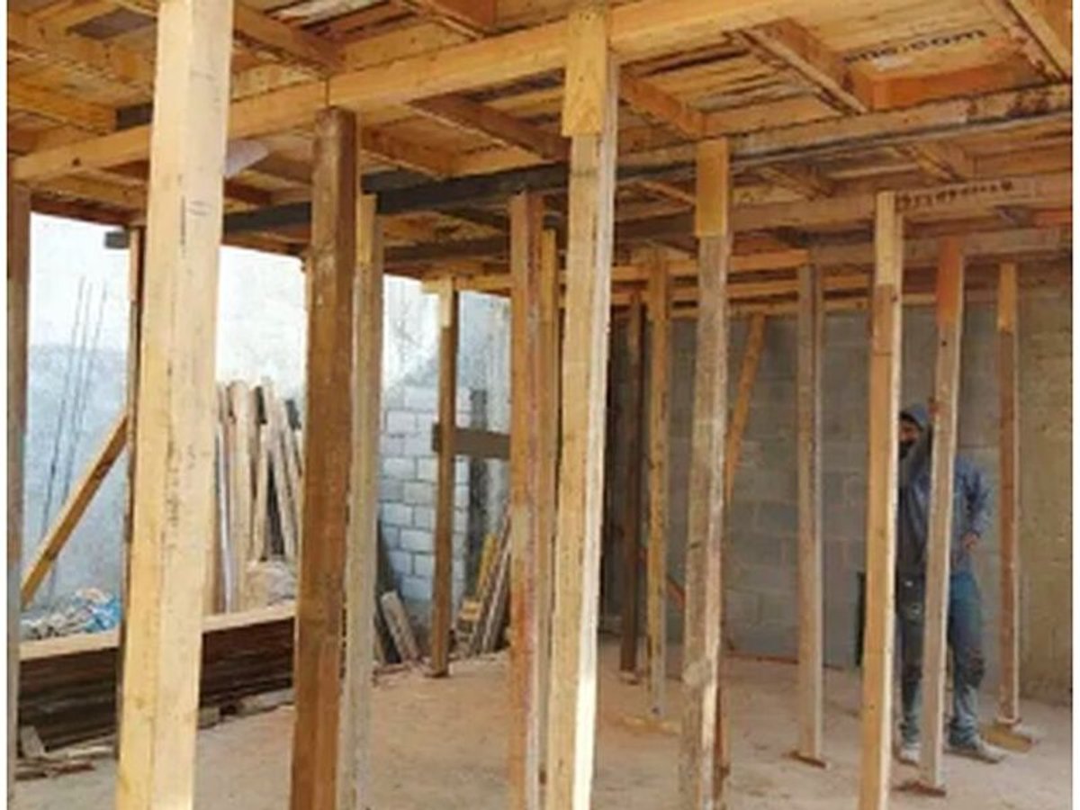 PUNTAL de Eucalipto 3x3 pulgadas  de 2,5 mts y 3 mts - 2