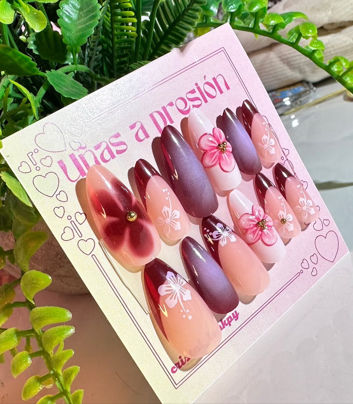 Uñas bordó con diseños 3D y aura  con flores – M100-21 - 3