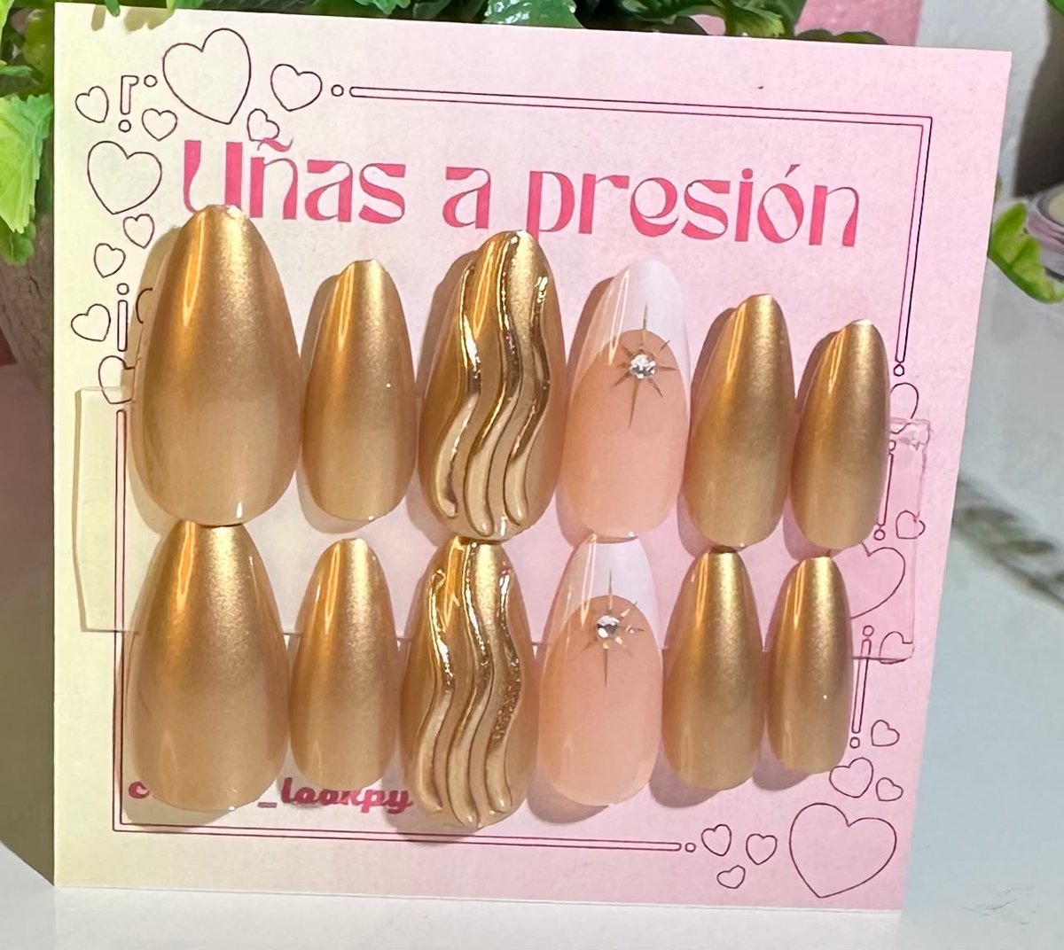 Uñas glamorosas con destellos y diseños en 3D – M100-15
