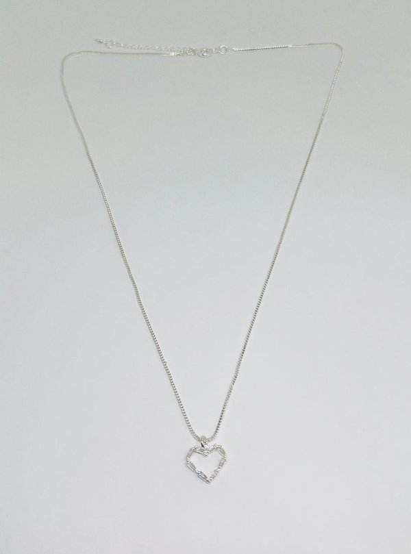 Cadena Bañada en Plata con Corazón y Cristales