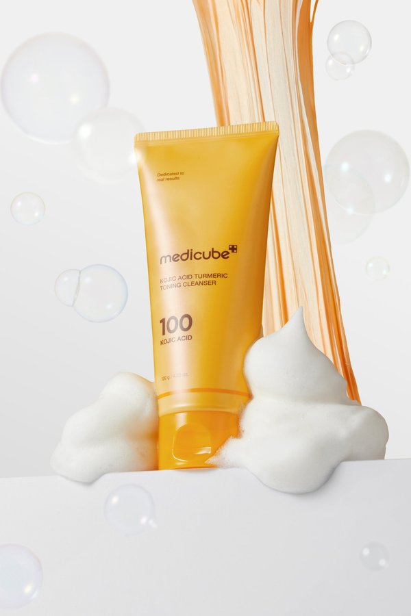 KOJIC ACID TURMERIC CLEANSER 120 G - MEDICUBE