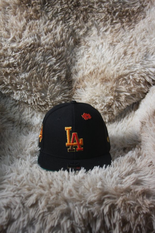 Gorra “LA” Bordada – Estilo Streetwear