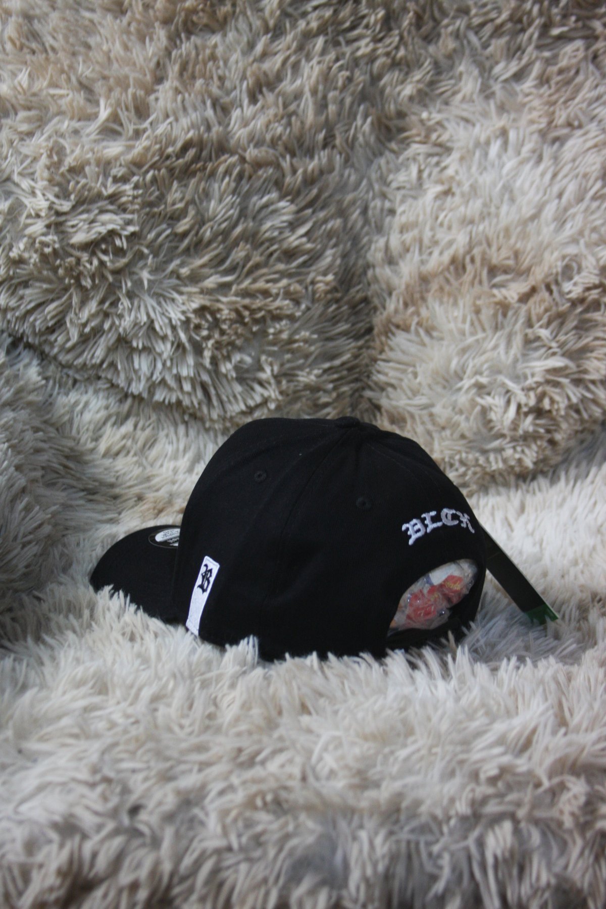 Gorra “B”  – Estilo Streetwear (Negro/Blanco) - 3