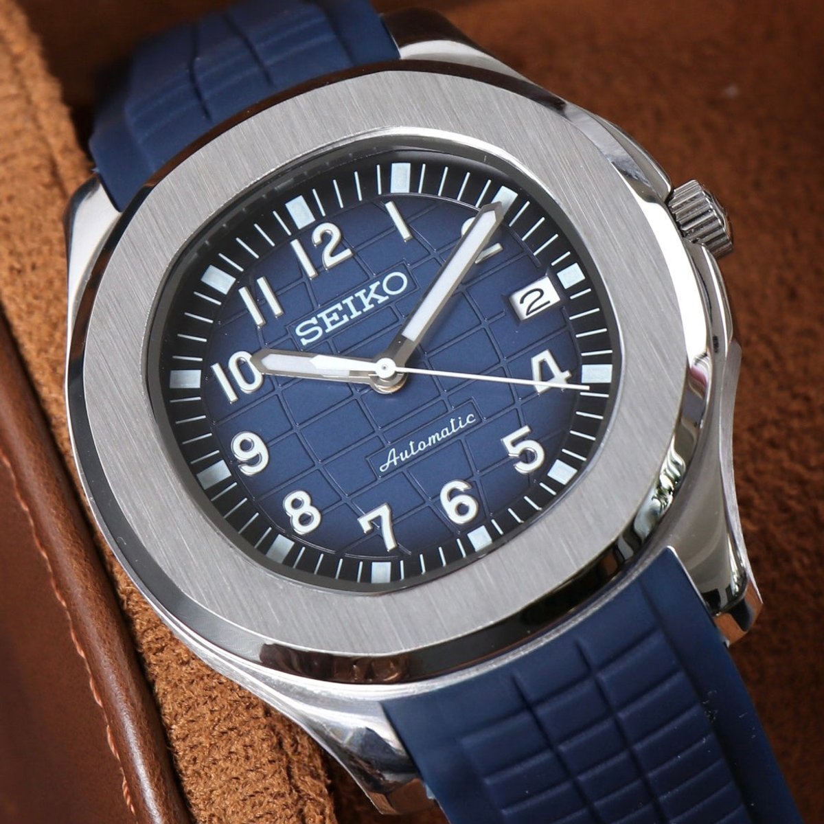 Seiko Mod Aquanaut "Plata y Navy Blue" - 2