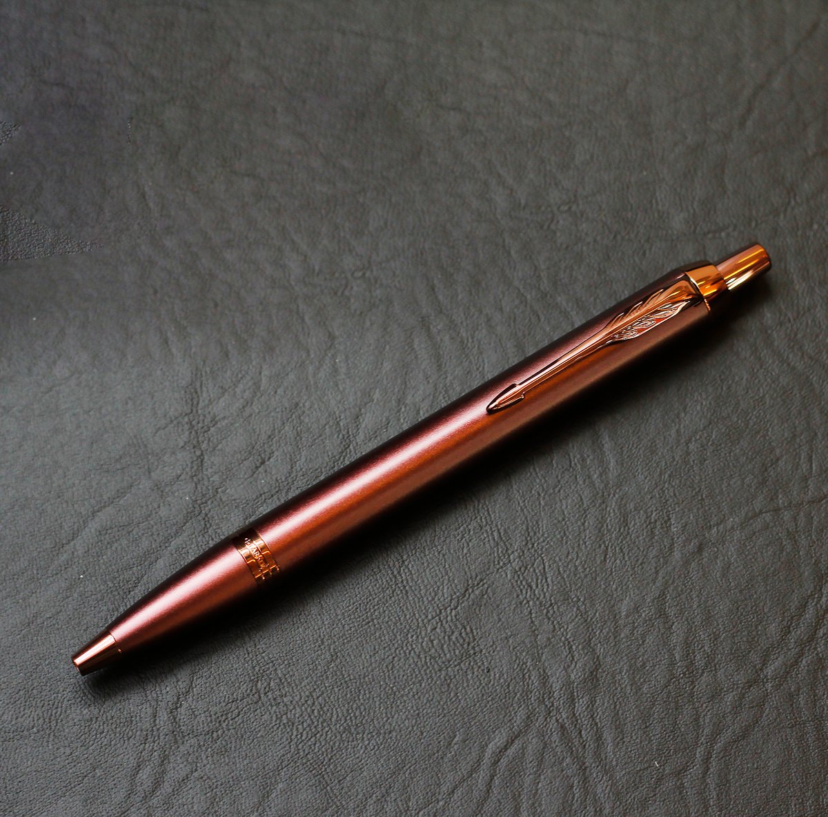 Parker Im Monocromático  - 2