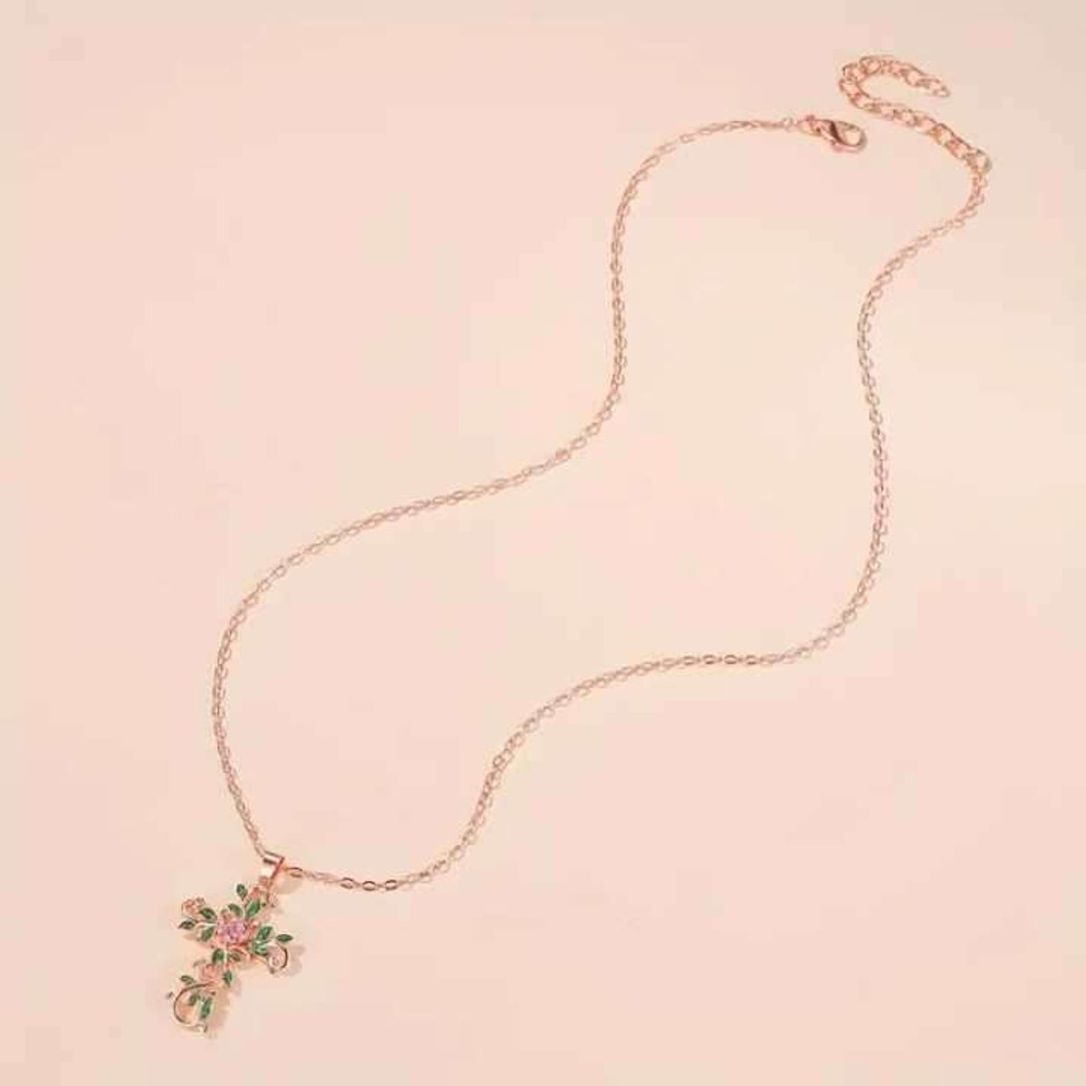 Collar con flor y cruz - 3