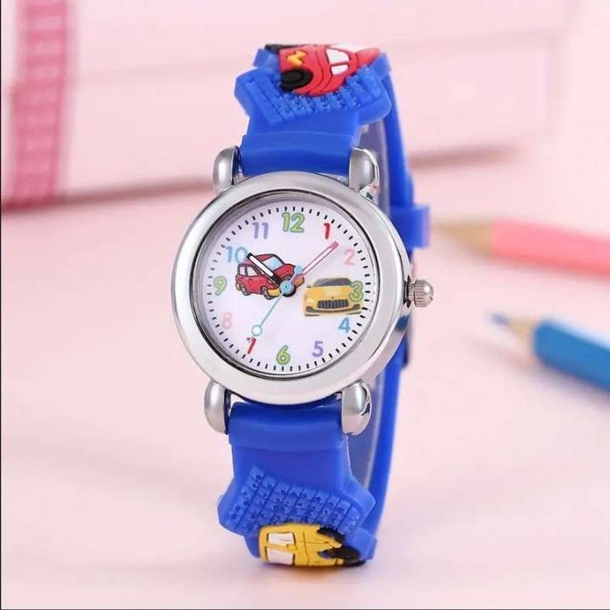 Reloj para niños con autos