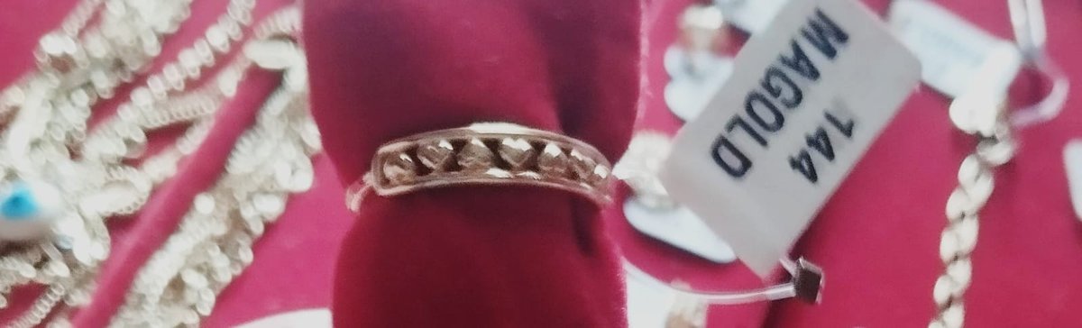 Anillo para Dama diseño corazones