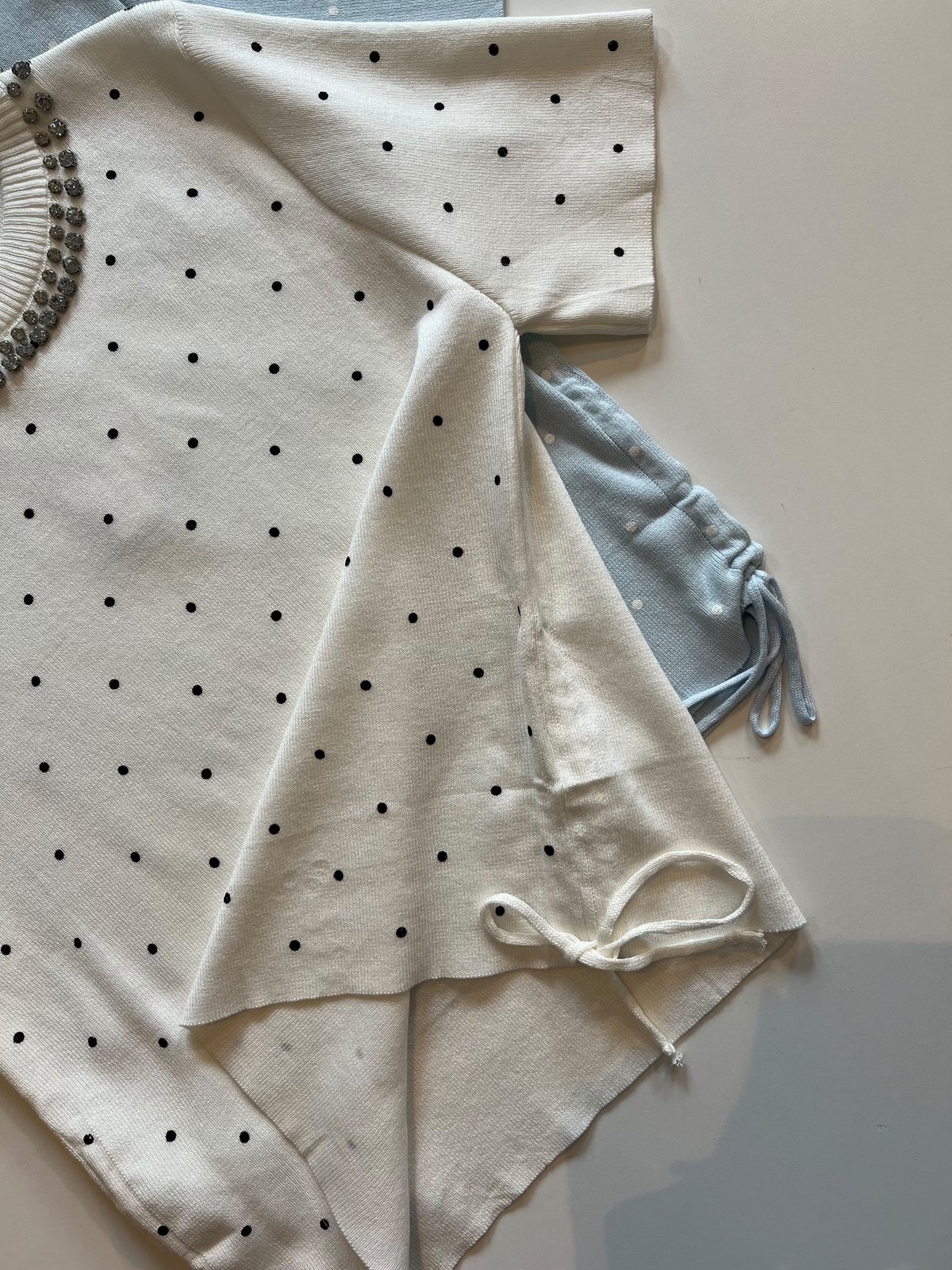 Blusa a motas c/ strass - 3