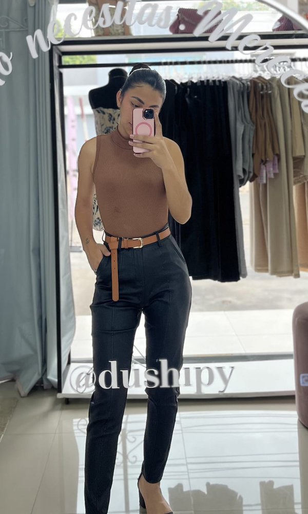 pantalon cuerina