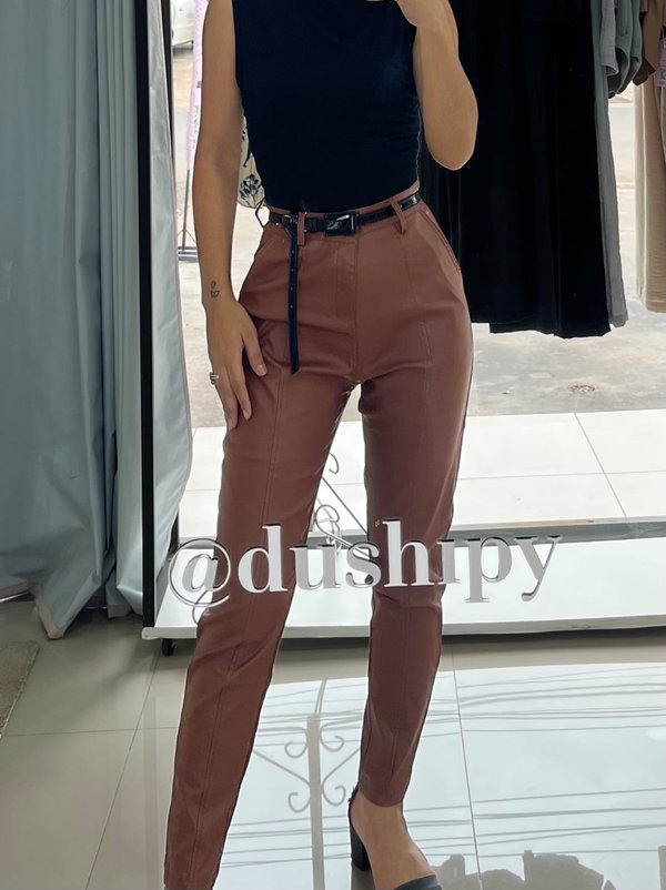 pantalon cuerina