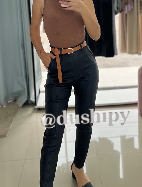 pantalon cuerina