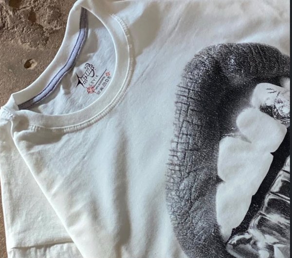 Remera blanca Street marfil 