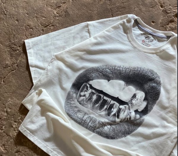 Remera blanca Street marfil 