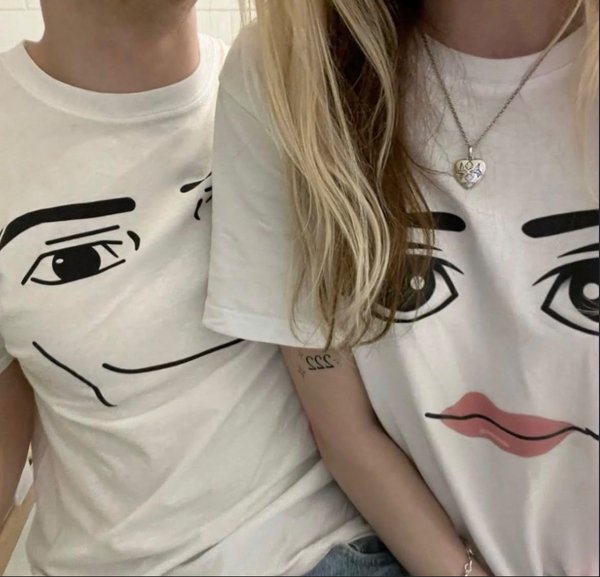 Remera Blaca ROBLOX WOMAN FACE