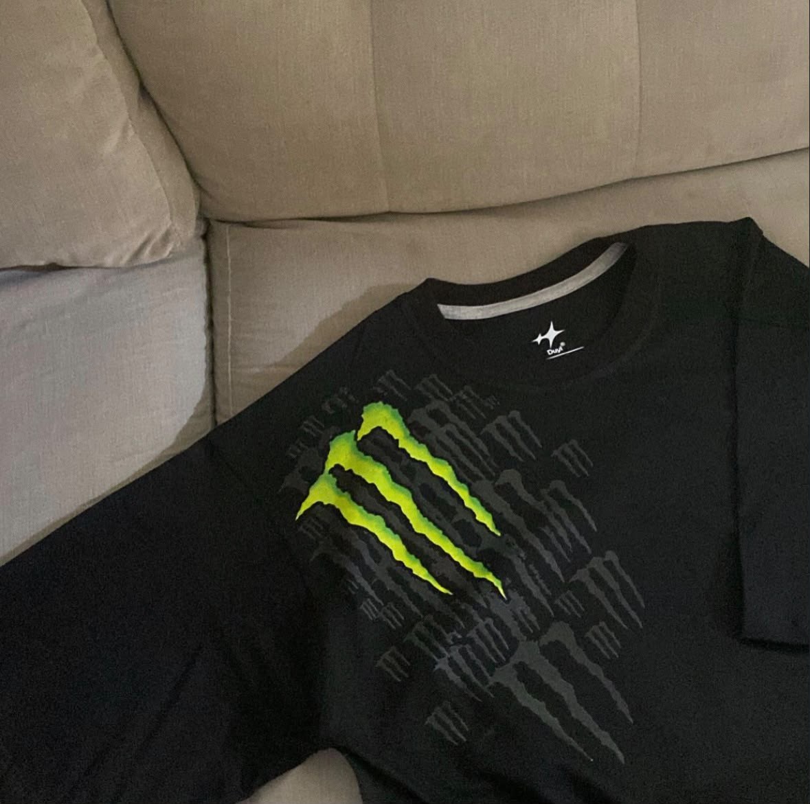 Remera negro Monster EDITION — imagen 2