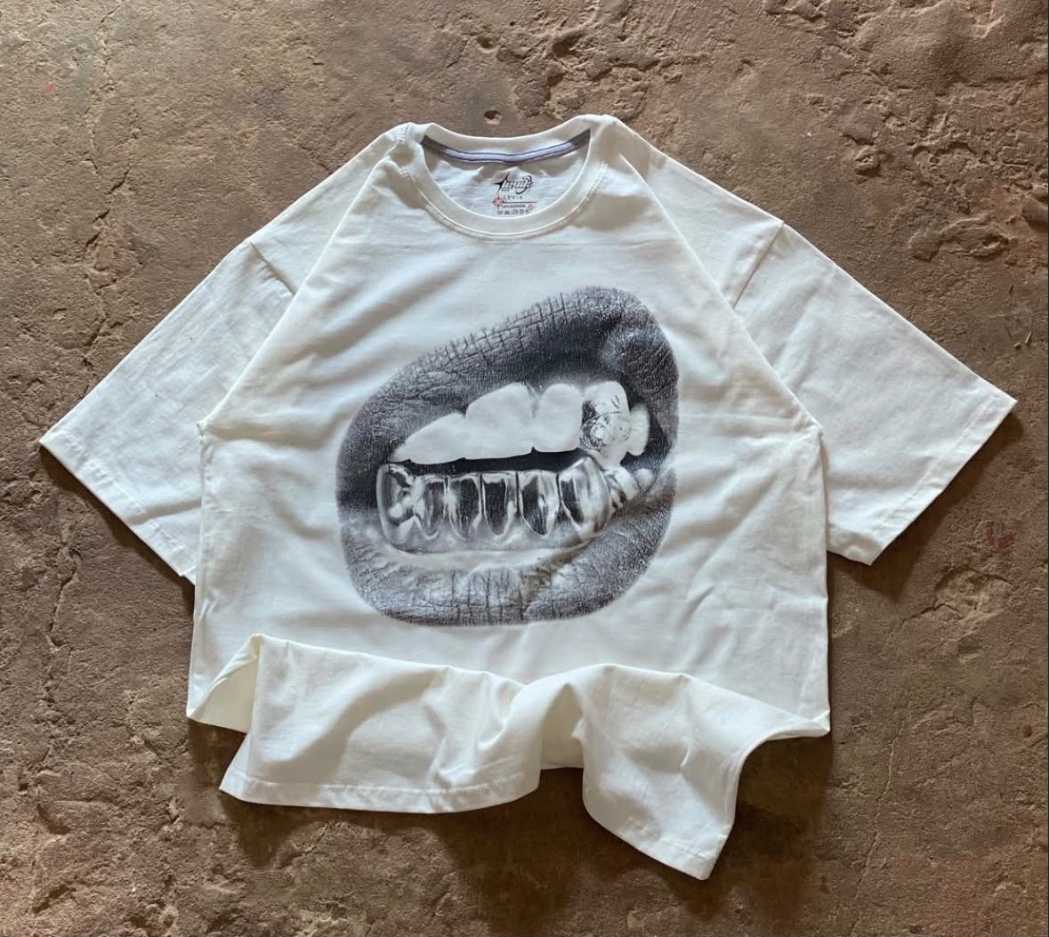 Remera blanca Street marfil  — imagen 2