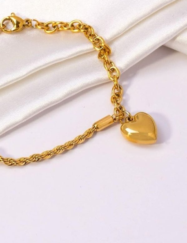 Pulsera con dije de corazón