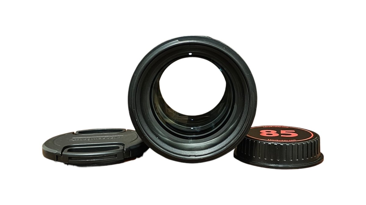 Canon EF 85mm f/1.4L IS USM - 4