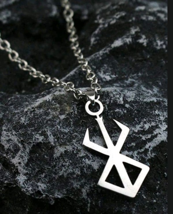 Dark Metal Legends: Colección de Collares Góticos y Alternativos