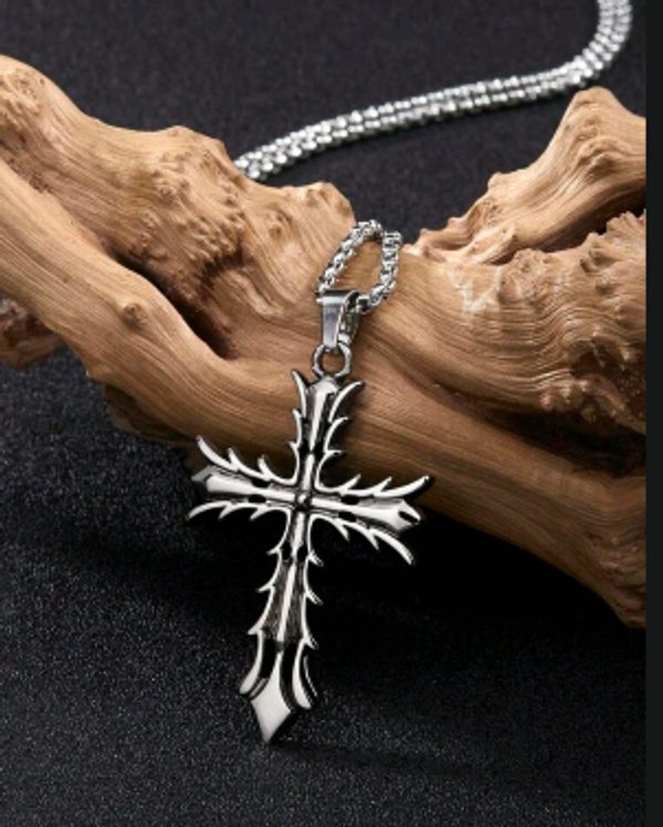 Dark Metal Legends: Colección de Collares Góticos y Alternativos