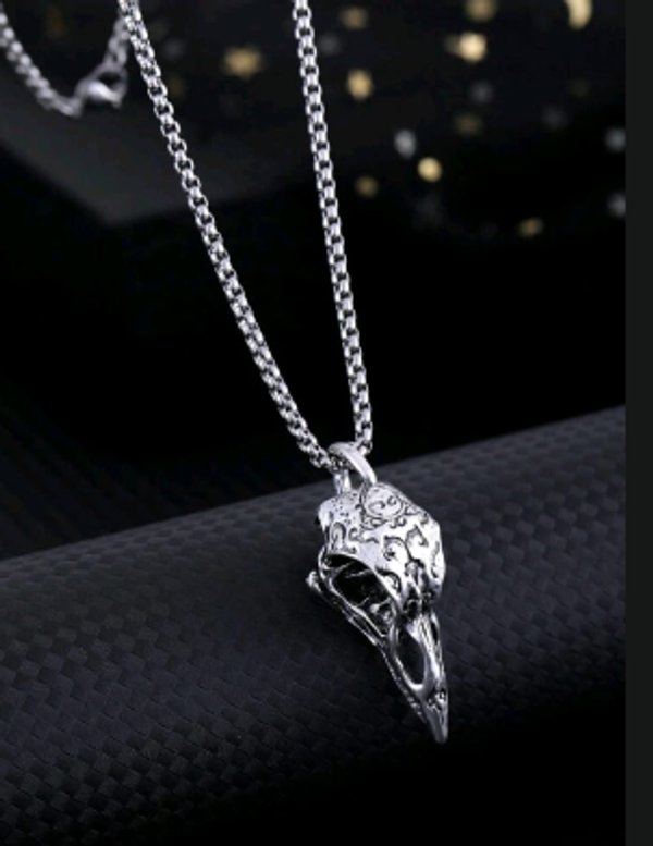 Dark Metal Legends: Colección de Collares Góticos y Alternativos