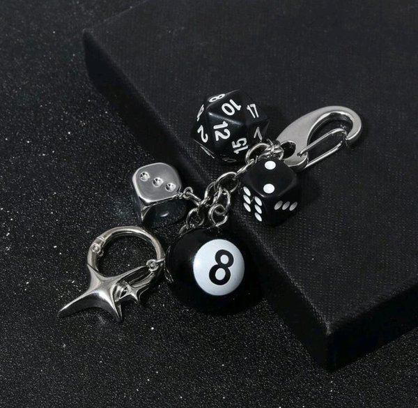 Llavero Streetwear Y2K "Bola 8 & Dados"