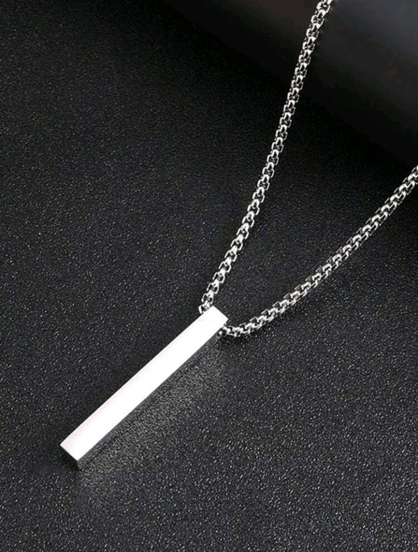 Collar con colgante de barra