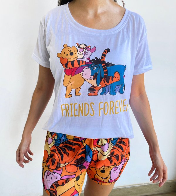 Conjunto corto- WINNIE AND FRIENDS