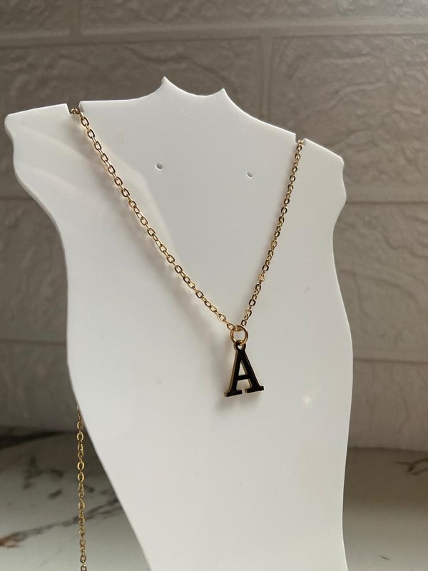 Collares de Iniciales Doradas