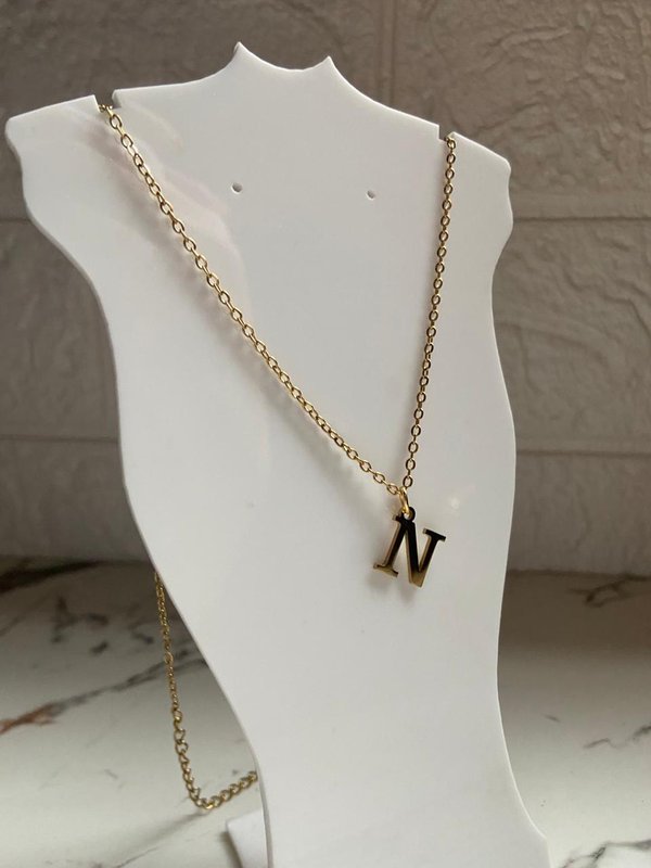 Collares de Iniciales Doradas