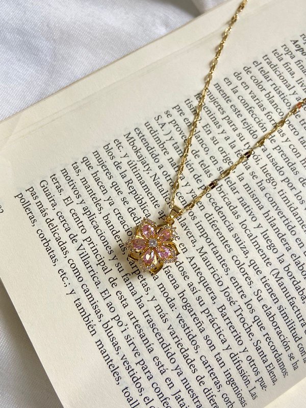 Collar Giratorio Flor