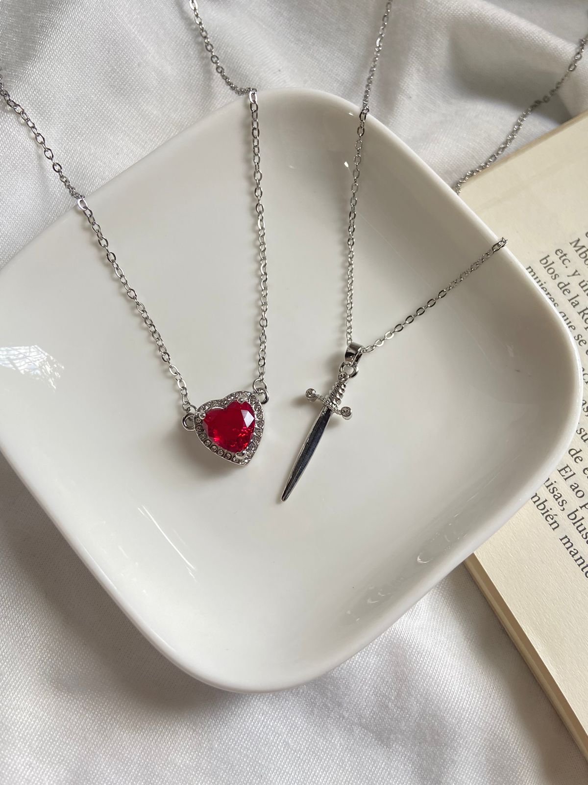 Collar Corazón y Espada