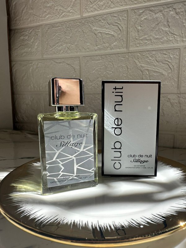 Perfume Árabe Club de Nuit - Sillage
