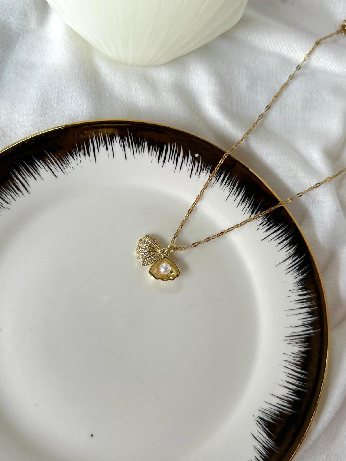 Cadena Caracol con Perla