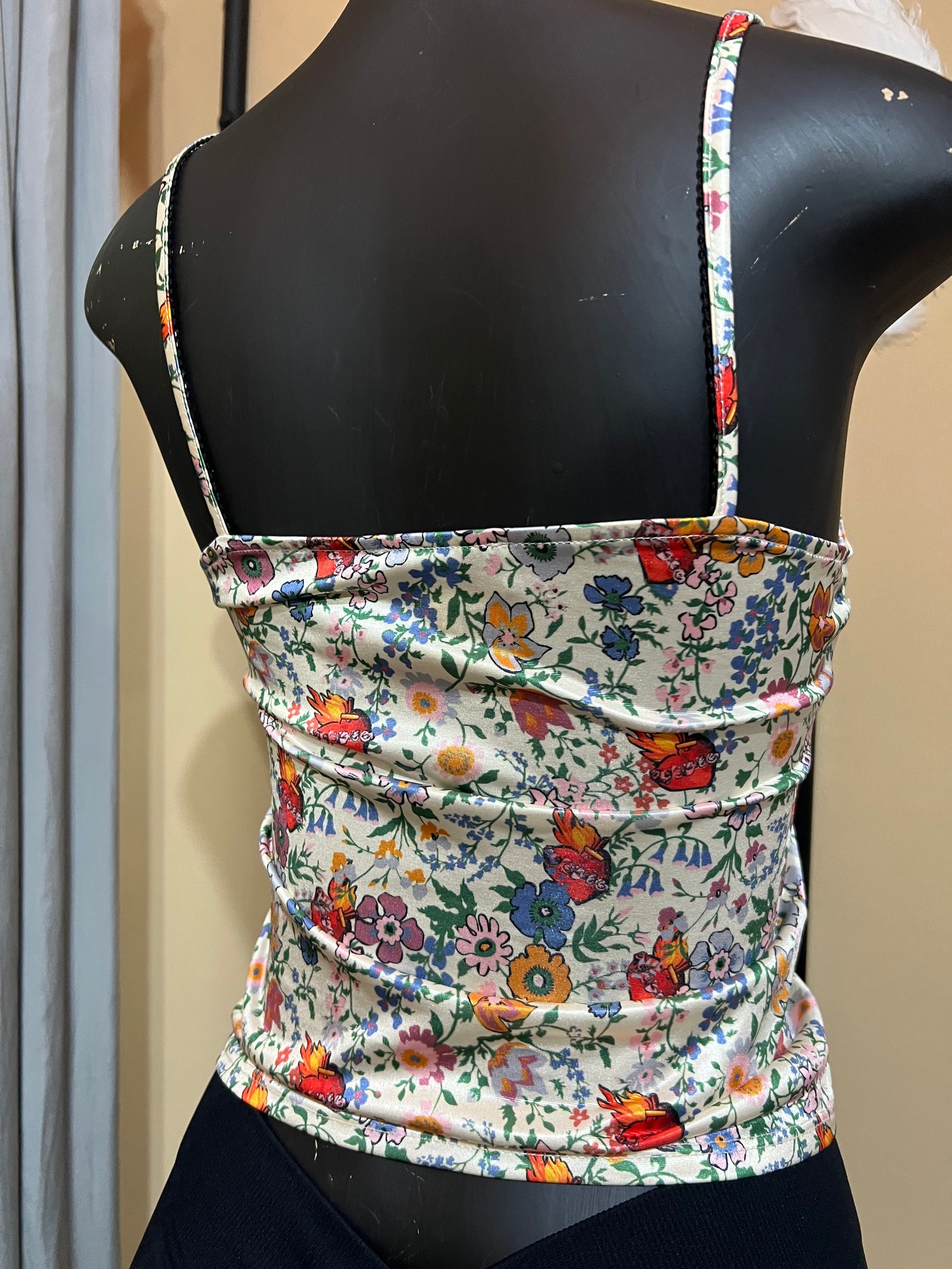 Top floral de tirantes con frunce y lazo frontal - 2