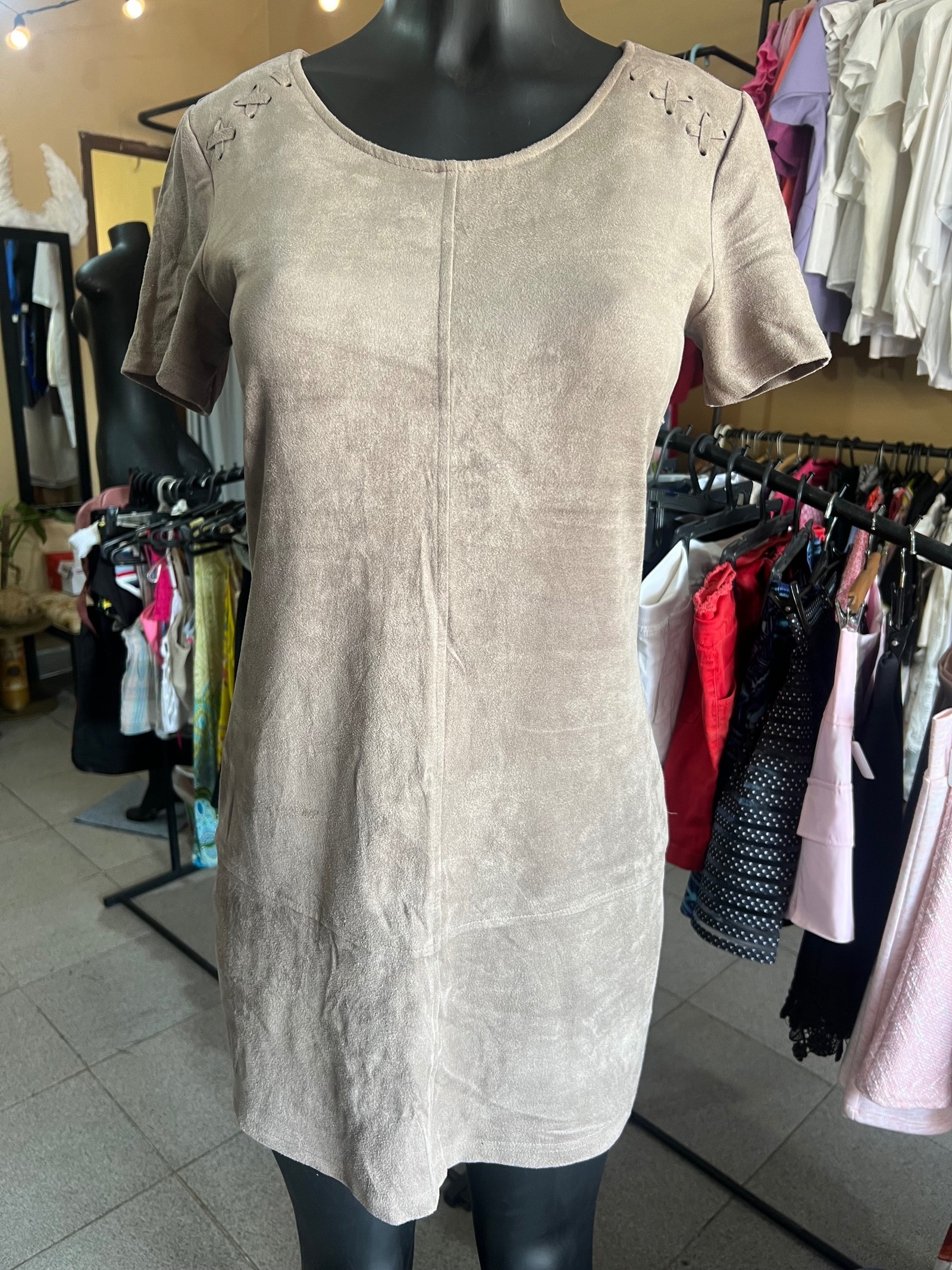 Vestido Corto Gamuzado Design Lab con Detalle Encordado - Talle P⁠