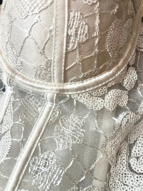 Corset Bustier Blanco de Encaje con Lentejuelas- Talle M⁠