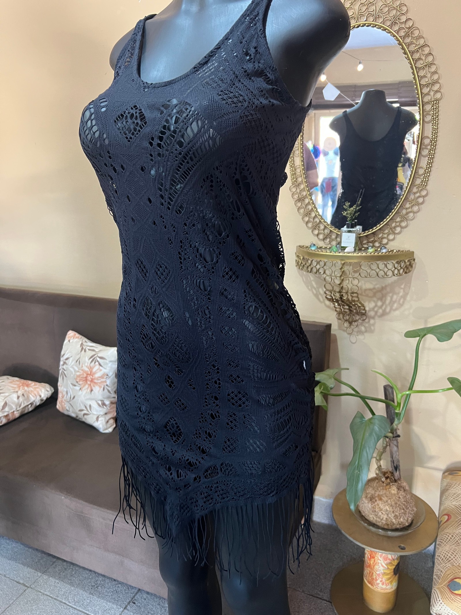 Salida de Baño de Encaje Calado Negro con Flecos - Talle P⁠